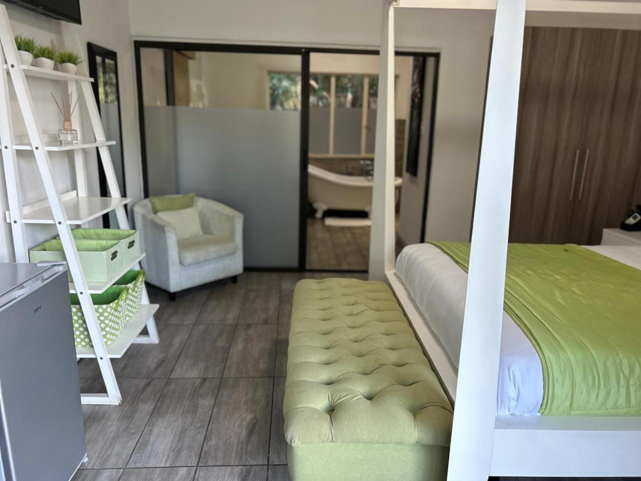 Calla Lily Guesthouse Mbombela Dış mekan fotoğraf