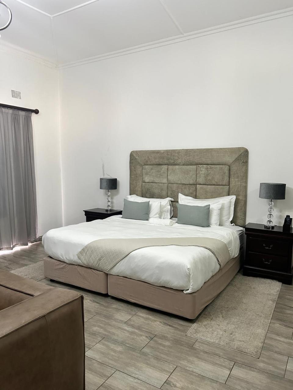 Calla Lily Guesthouse Mbombela Dış mekan fotoğraf